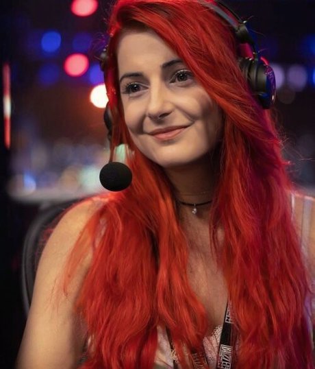 AnnieFuchsia 最高のポルノスター 画像