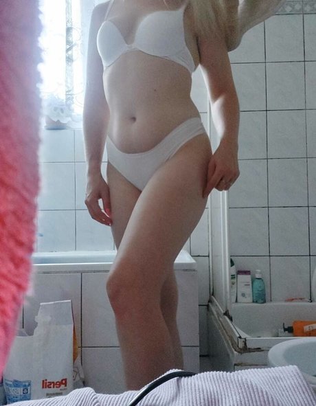 Polish Wife ホットなポルノスター ギャラリー