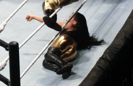 ダウンオンリーファン エロチック 画像