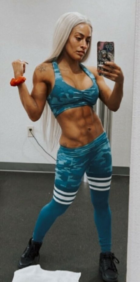 Zelina Vega ポルノスター 写真