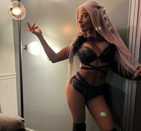 フィットネスアナルオンリーファンズ えろ ギャラリー