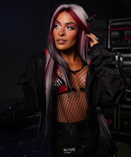 Zelina Vega プロフィール写真