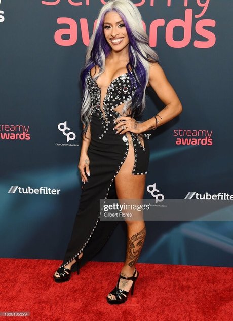 Zelina Vega 独占モデル アーカイブ