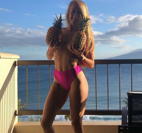 Brittany Lynne ヌードのポルノスター 写真