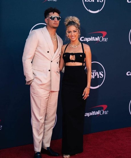 超デブおばあちゃんオンリーファンズ セクシーヌード 写真