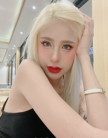 ニューハーフオンリーファン セクシーヌード 写真