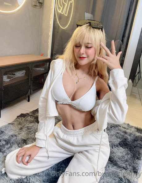 ニューハーフオンリーファン セクシーヌード 写真