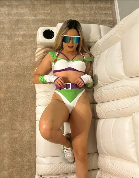 フラットオンリーファン ホットヌード 写真