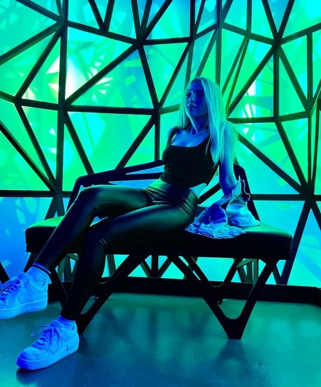 Emerome プロフィール写真