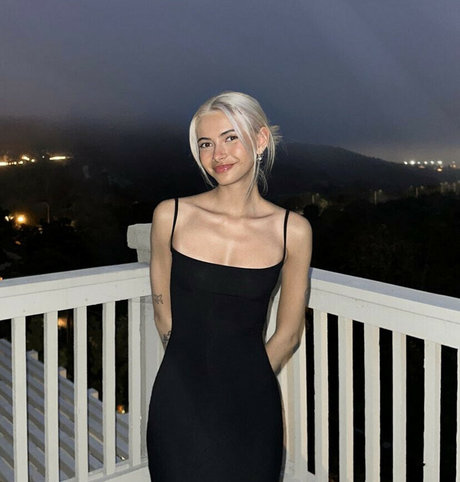 Kiana akers ポルノモデル 写真