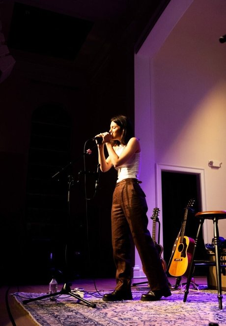 Gracie Abrams xxxモデル 画像