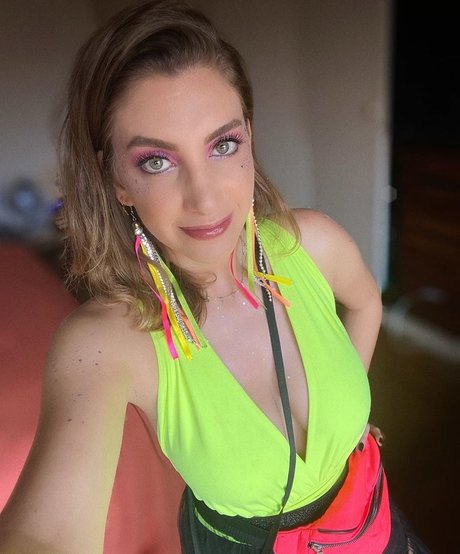 Carol Moreira ヌードのポルノスター ギャラリー