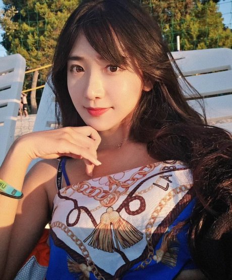 アジアの無料オンリーファンズ 無料エロ 写真