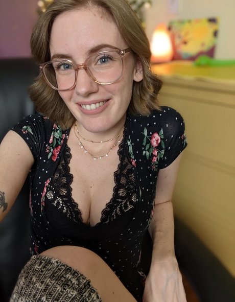 Emma Ruby ポルノスター 高品質 画像