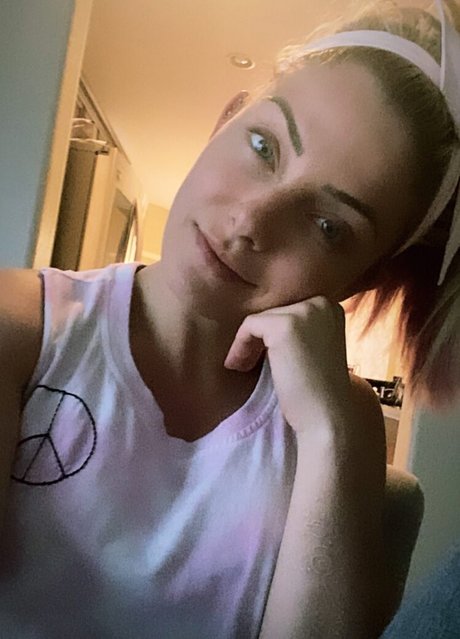 ティーンレズビアンオンリーファンズ 限定 画像