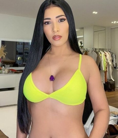 貞操帯オンリーファンズ エロチック 写真