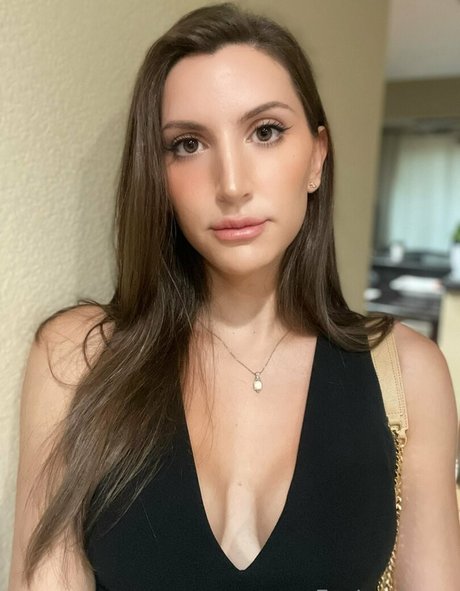 かわいいアナルオンリーファンズ ポルノ 写真