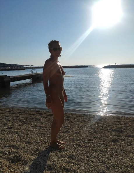 バン・オンリーファンズ えろた 写真