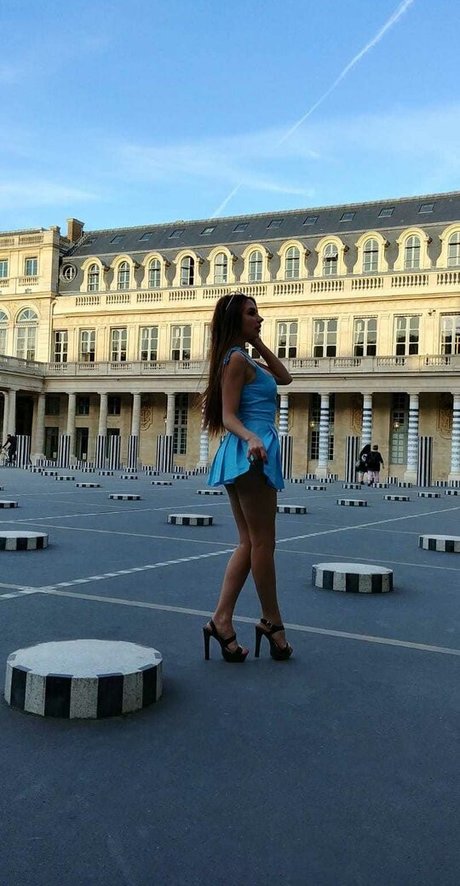 アウトドア 熟女 オンリーファンズ セクシーヌード 画像