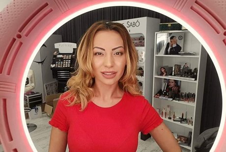 Marinela Adalbertova セックスモデル 画像