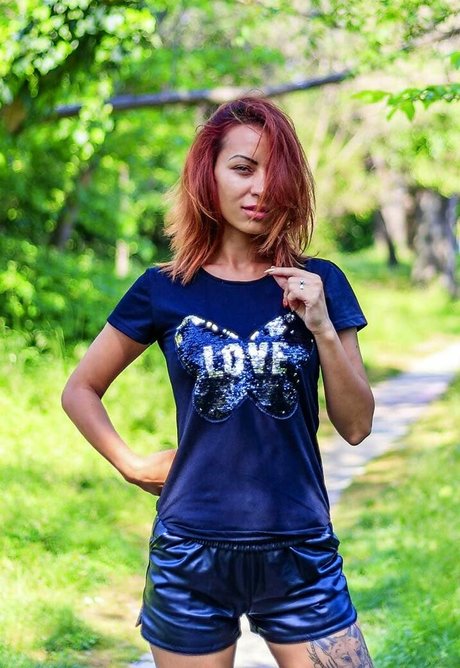 Marinela Adalbertova 裸のモデル ギャラリー