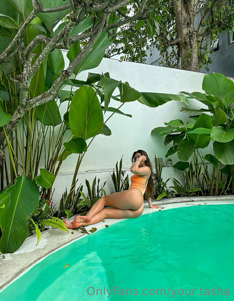 コスプレ フェムボーイ オンリーファンズ ポルノ 画像