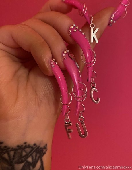 バニープリンセスオンリーファンズ 無料ヌード 写真