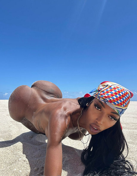 Baggyaltiffxxx ポルノスター xxx 写真