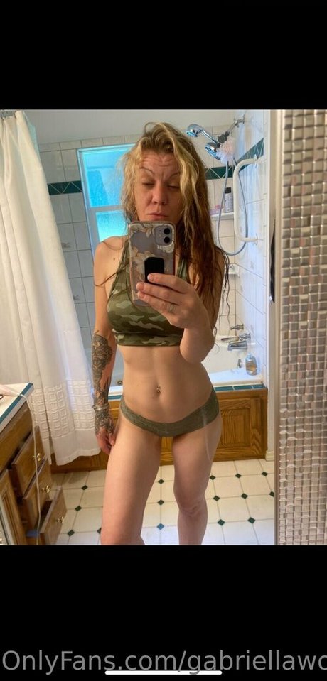 オイルを塗った巨乳オンリーファンズ 無料xxx 写真