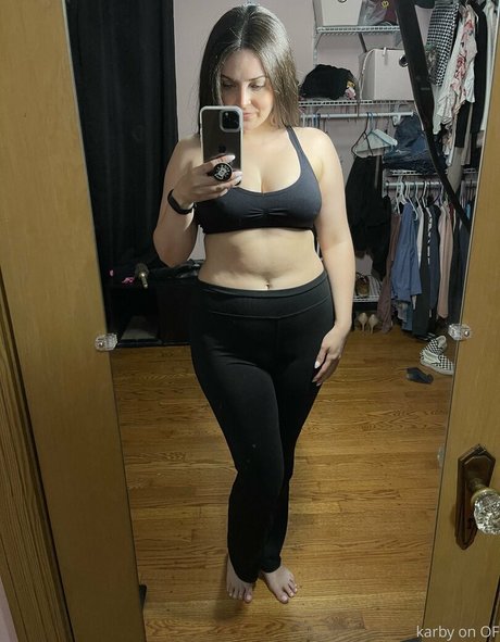 ベビーシッターオンリーファンズ セクシーヌード 写真