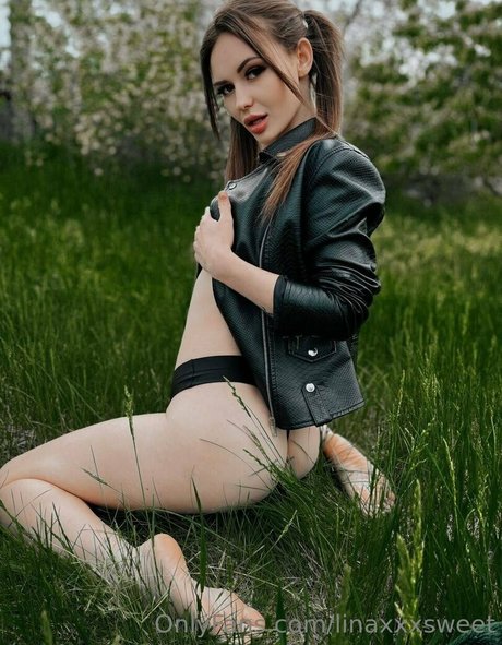 linaxxxsweet セックスポルノスター 写真