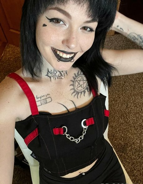 yourhotm f 裸モデル 画像