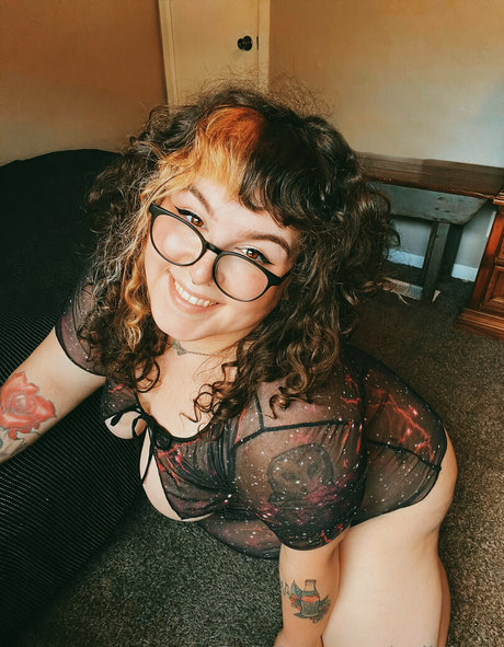 xolivia tv ヌードスター 写真