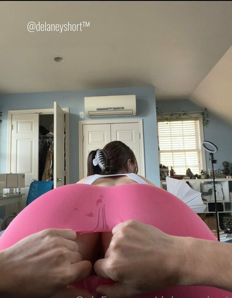 delaneyshort 可愛いモデル 写真