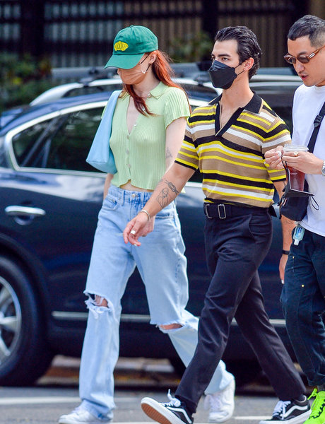 小さなおっぱいオンリーファンズ 無料ヌード ギャラリー