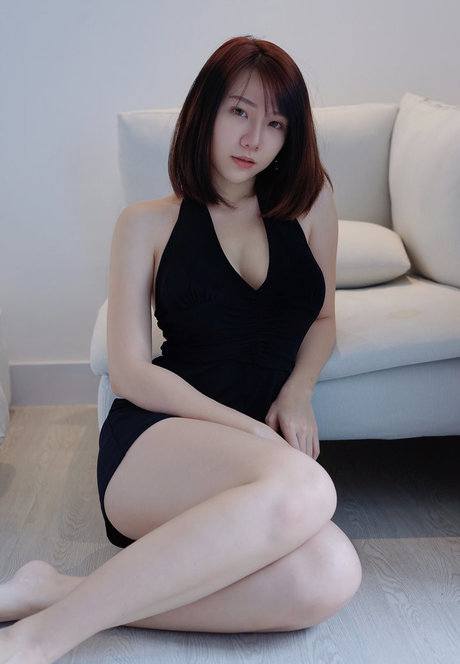 ダウンオンリーファン ヌード 写真