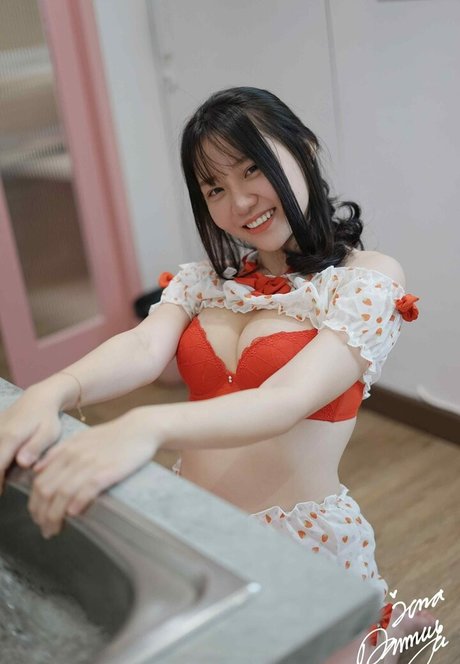 スキニーモデルオンリーファンズ ヌード ギャラリー