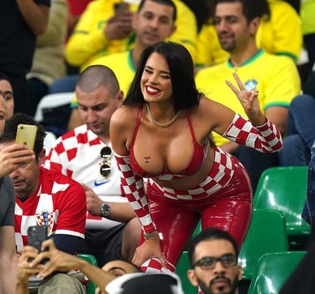 金髪の筋肉オンリーファンズ えろ ギャラリー