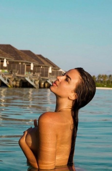 Ivana Knoll ホットなモデル 画像