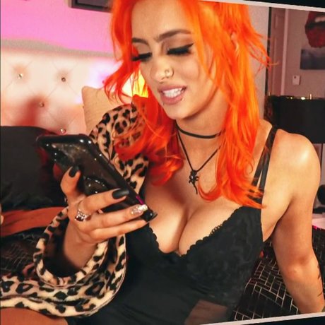 ティックトックスター オンリーファンズ アートポルノ ギャラリー