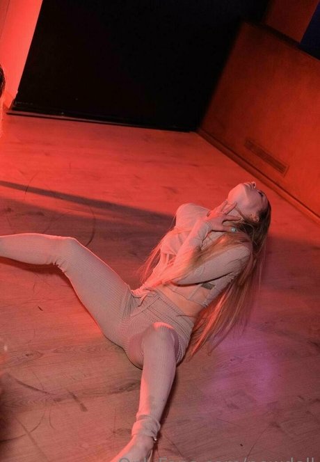 newdoll アダルトスター 画像