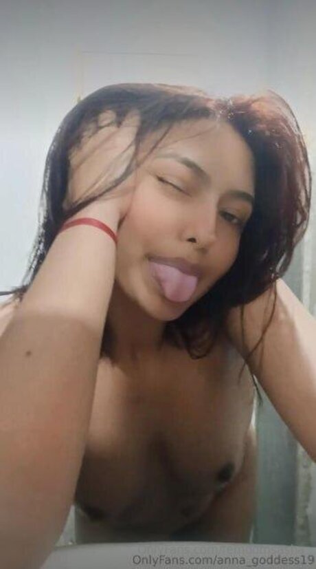 足 マンコ オンリーファンズ 無料ポルノ 写真