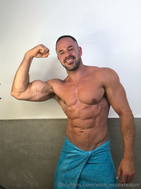 Elon Essexteaser セクシーなスター ギャラリー
