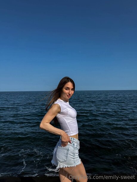 Emily Sweet 女優 ギャラリー