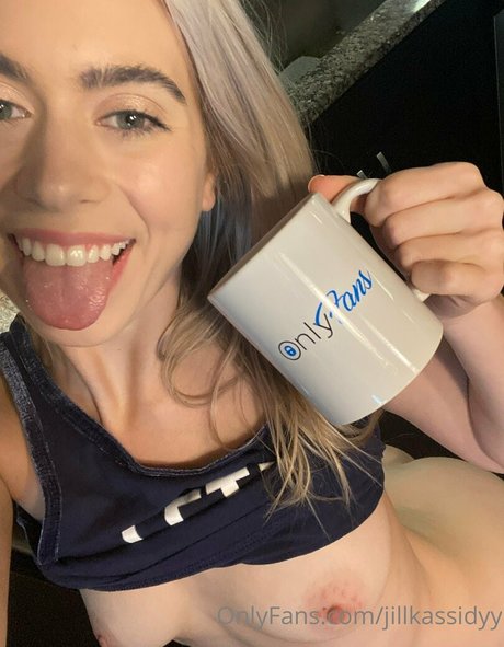 陸軍の熟女オンリーファンズ ホットセクシー 写真