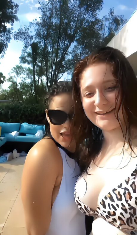 巨大ディルドオンリーファンズ 無料ヌード 画像