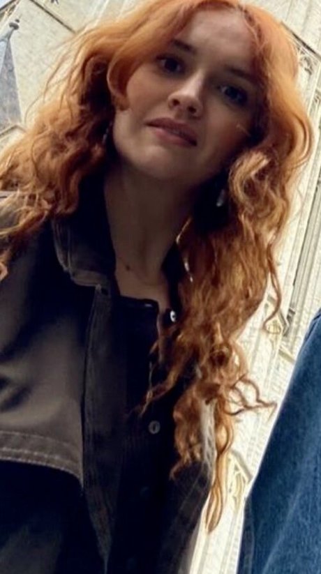 Olivia Cooke ヌードのポルノスター ギャラリー