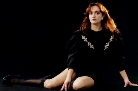 Olivia Cooke アートポルノスター アーカイブ