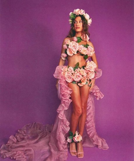 Hailey Baldwin Bieber ポルノスター トップ 写真