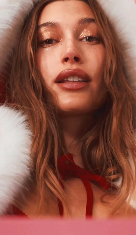 Hailey Baldwin Bieber プロフィール写真